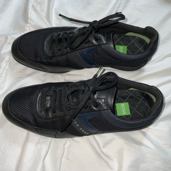 **HOST PICK**Hugo Boss, almost new men's black shoes, size 10/ EUSize 43 - Picture 2 of 4